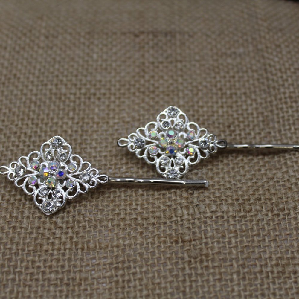 Hair pins